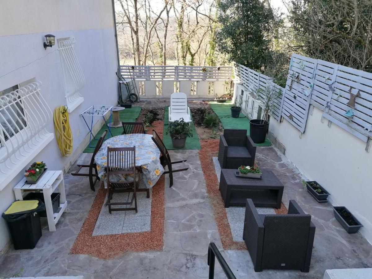 Gite Chez Pierrette Valence-sur-Baise Exterior photo